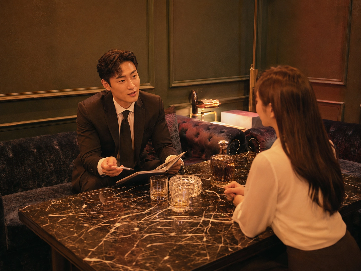 해운대 호빠 선수 선택 전 프라이빗 룸 분위기를 보여주는 이미지